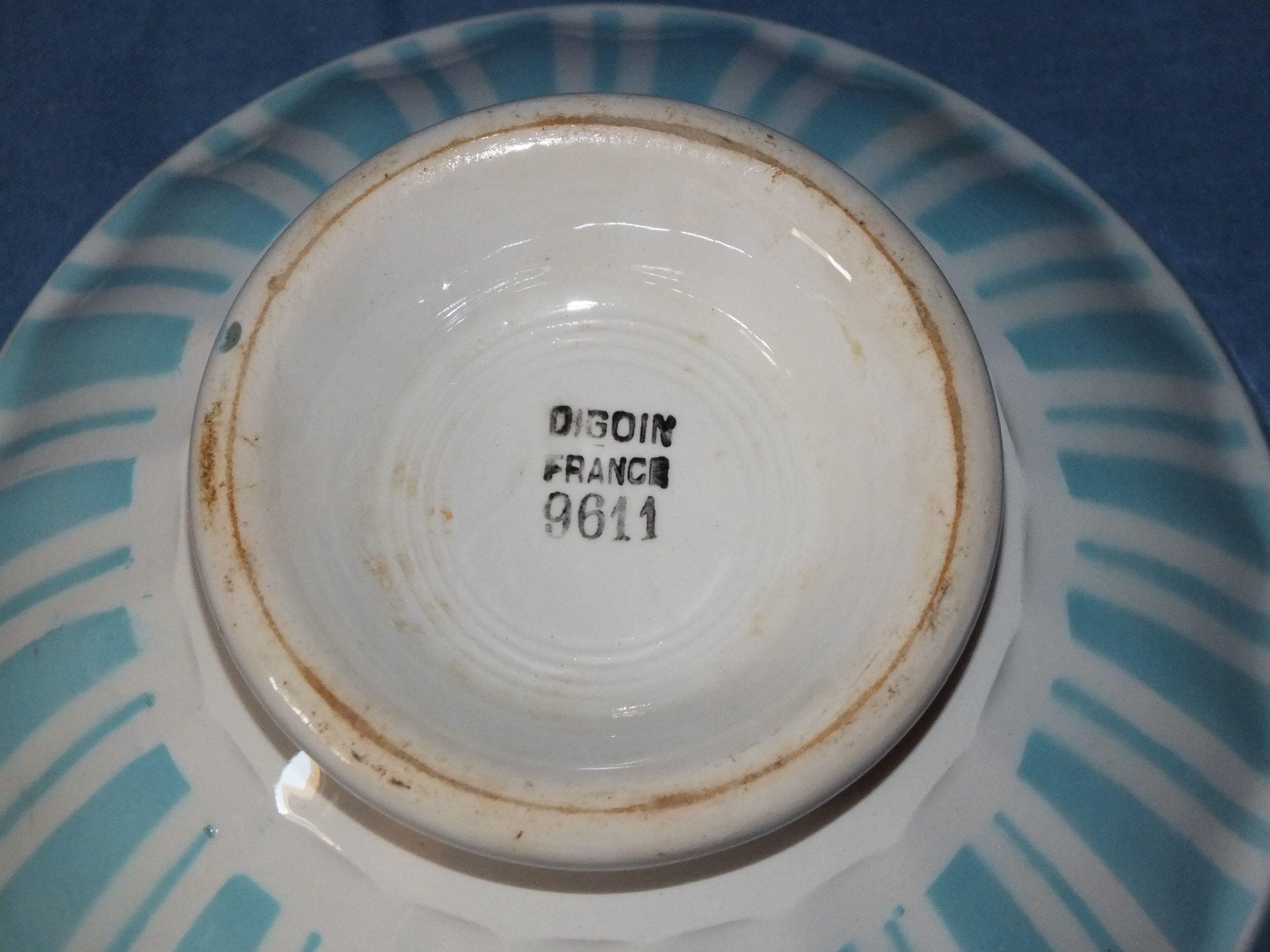 Digoin 9611 vintage pastel blue bowl on pedestal