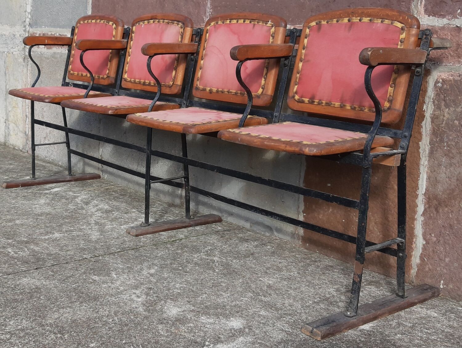 4 seater cinema bench