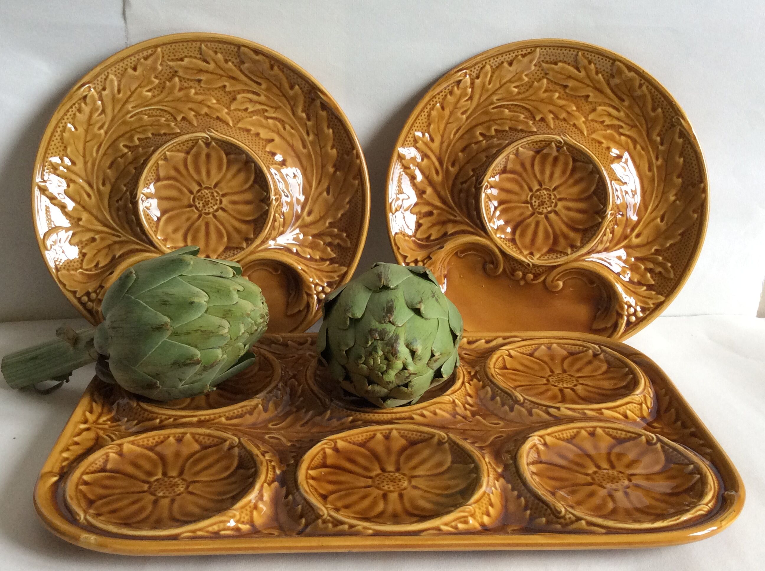 Gien Slurry dish, artichoke dish