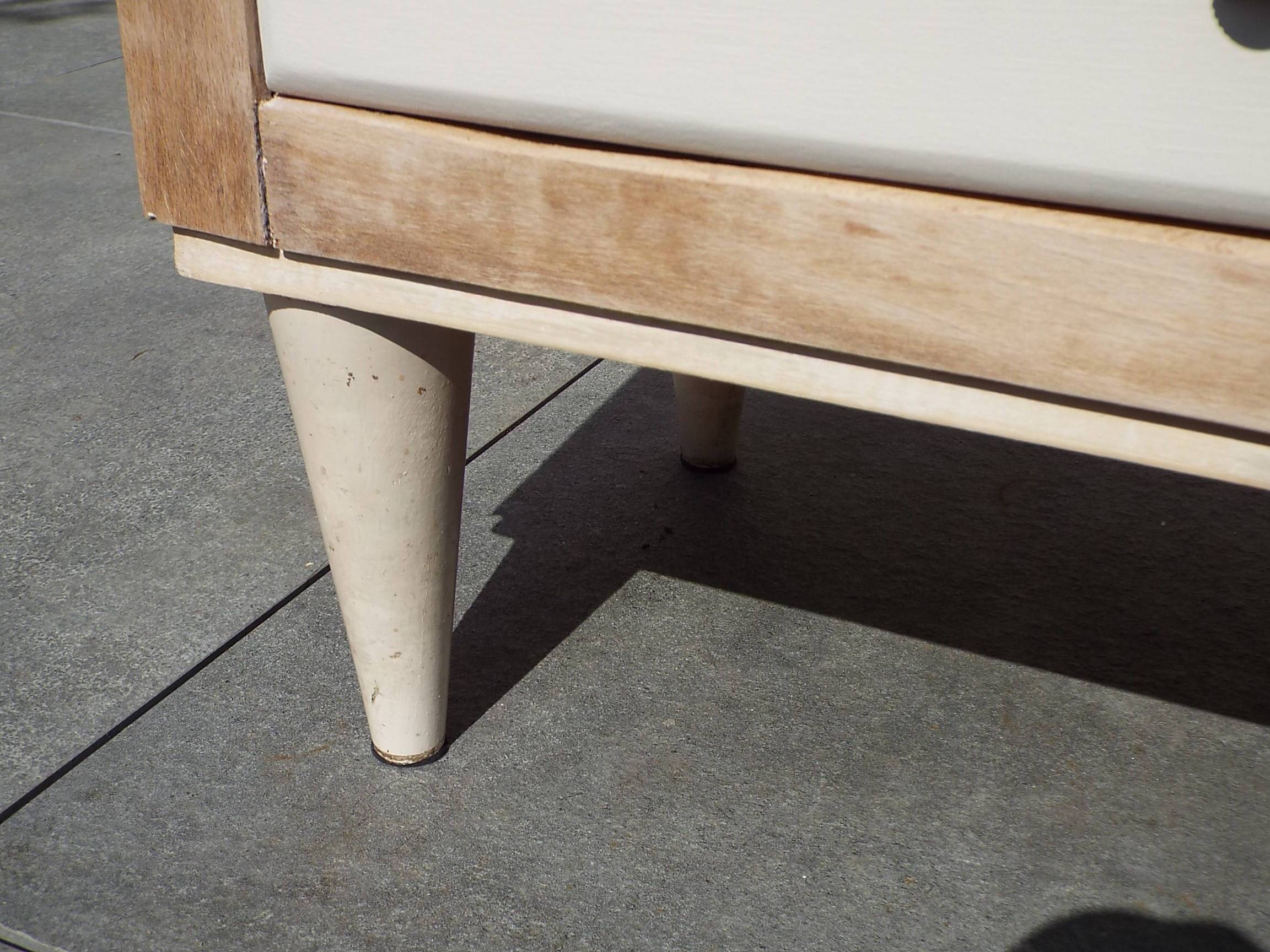 Chest of drawers with 5 drawers