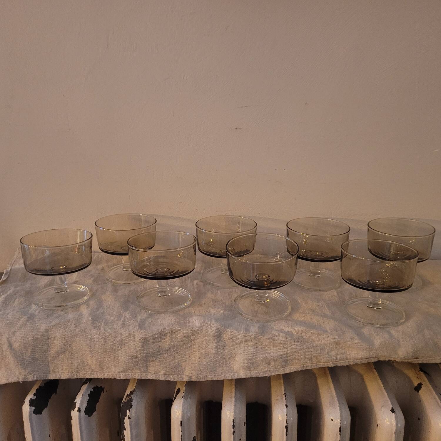 Set of 8 smoked and clear glass cups from the 70s, 80s.