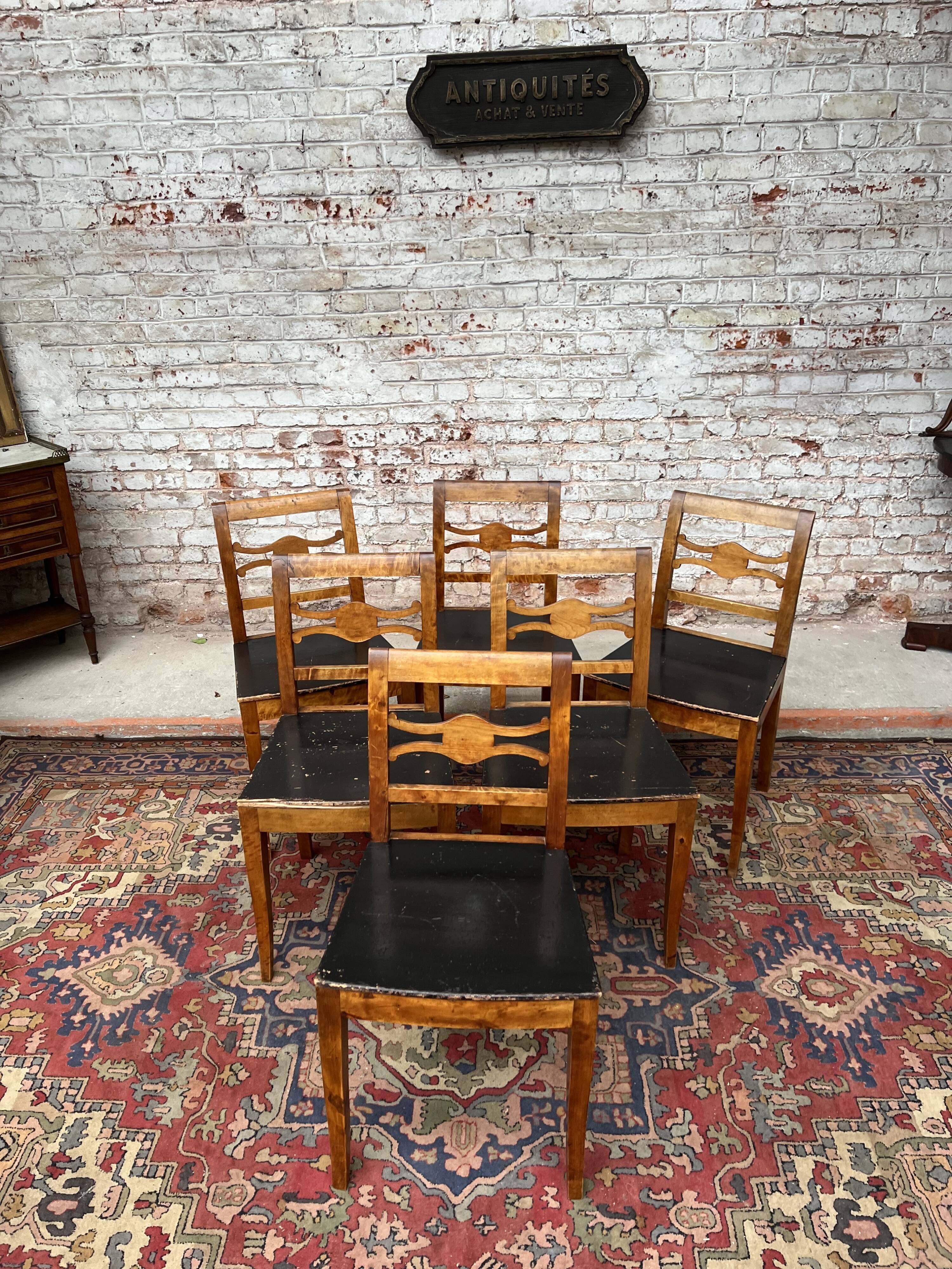Suite de six chaises en bois naturel XIX eme siècle