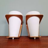 Paire d'appliques Philips en teck et opaline, design Louis Kalff, 1950