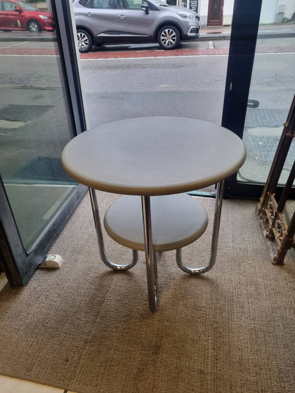 Bauhaus style side table Thonet