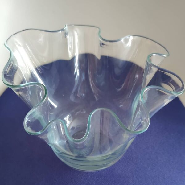 Vase mouchoir en cristal vers 1930