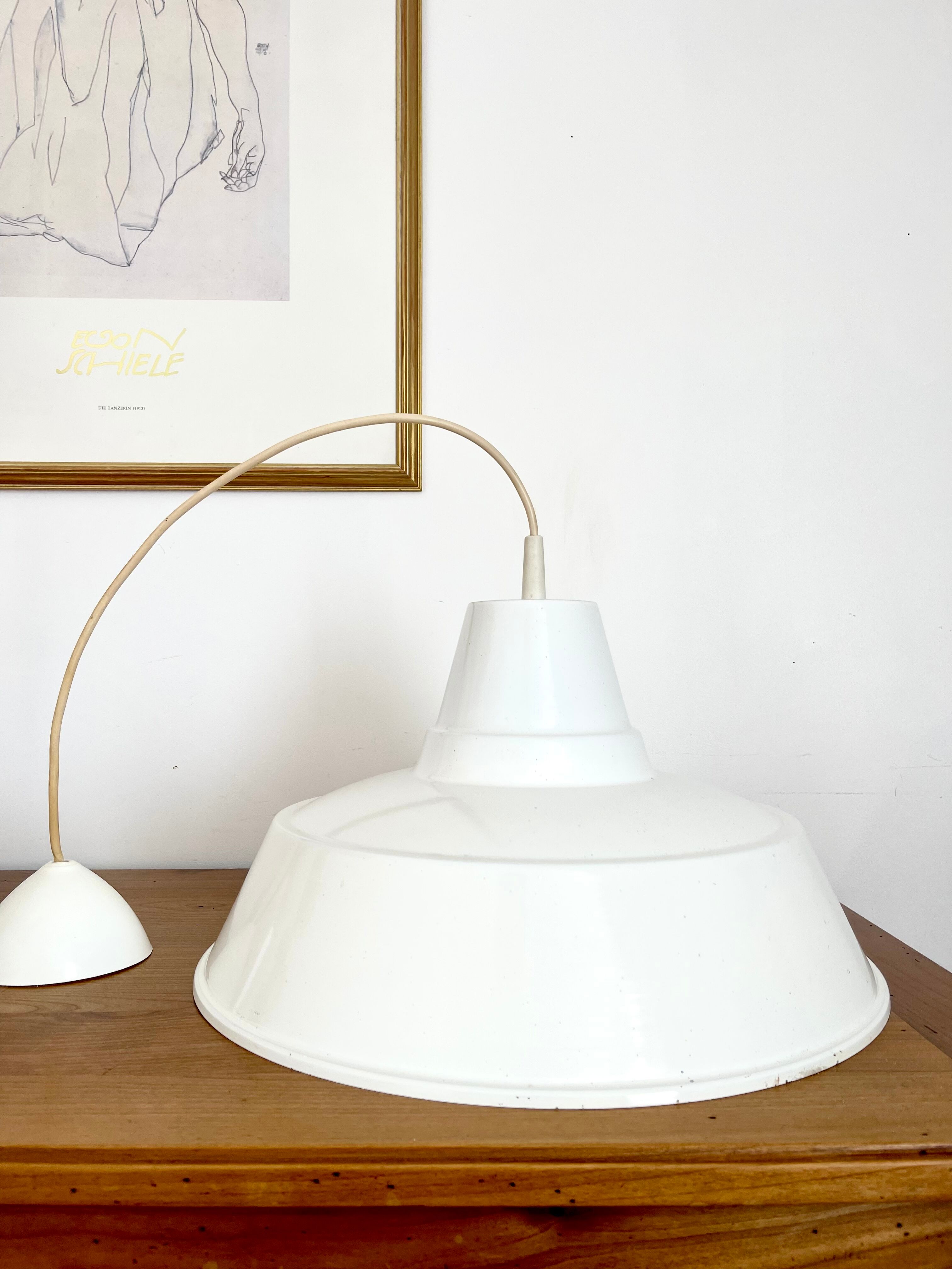 Metal suspension 1980