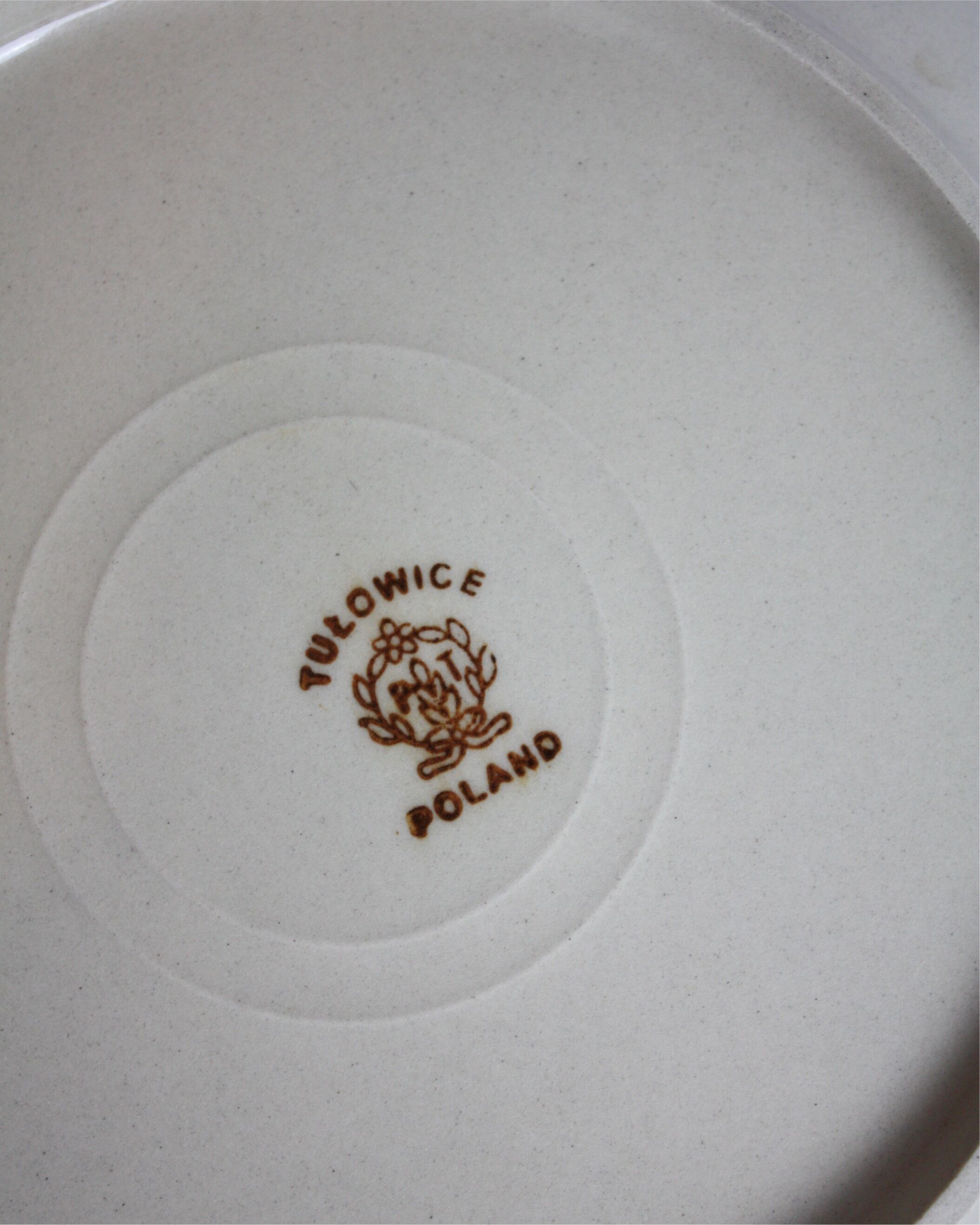 Set of 4 flat plates Tulowice in speckled stoneware