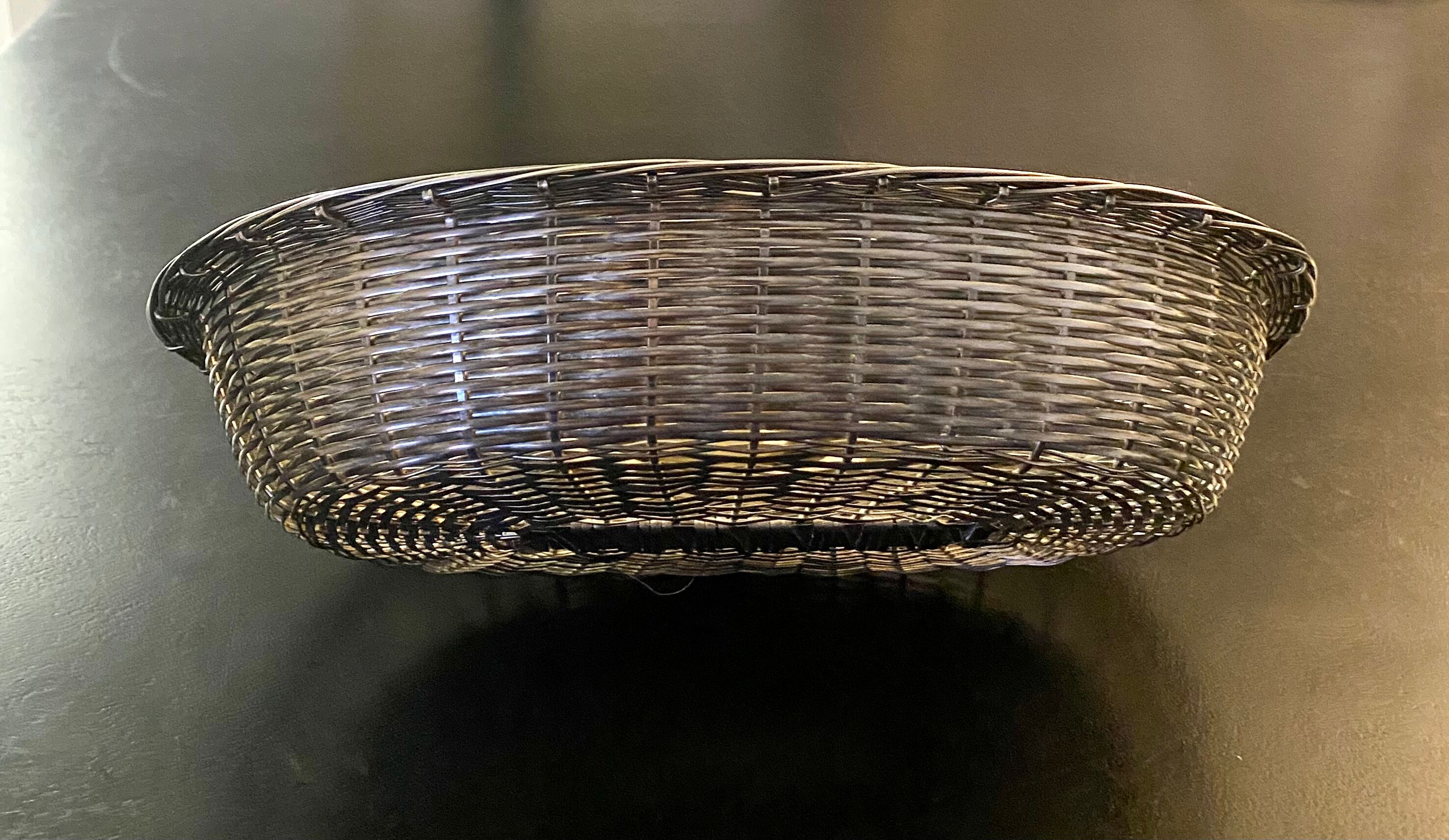 Silver metal breadbasket