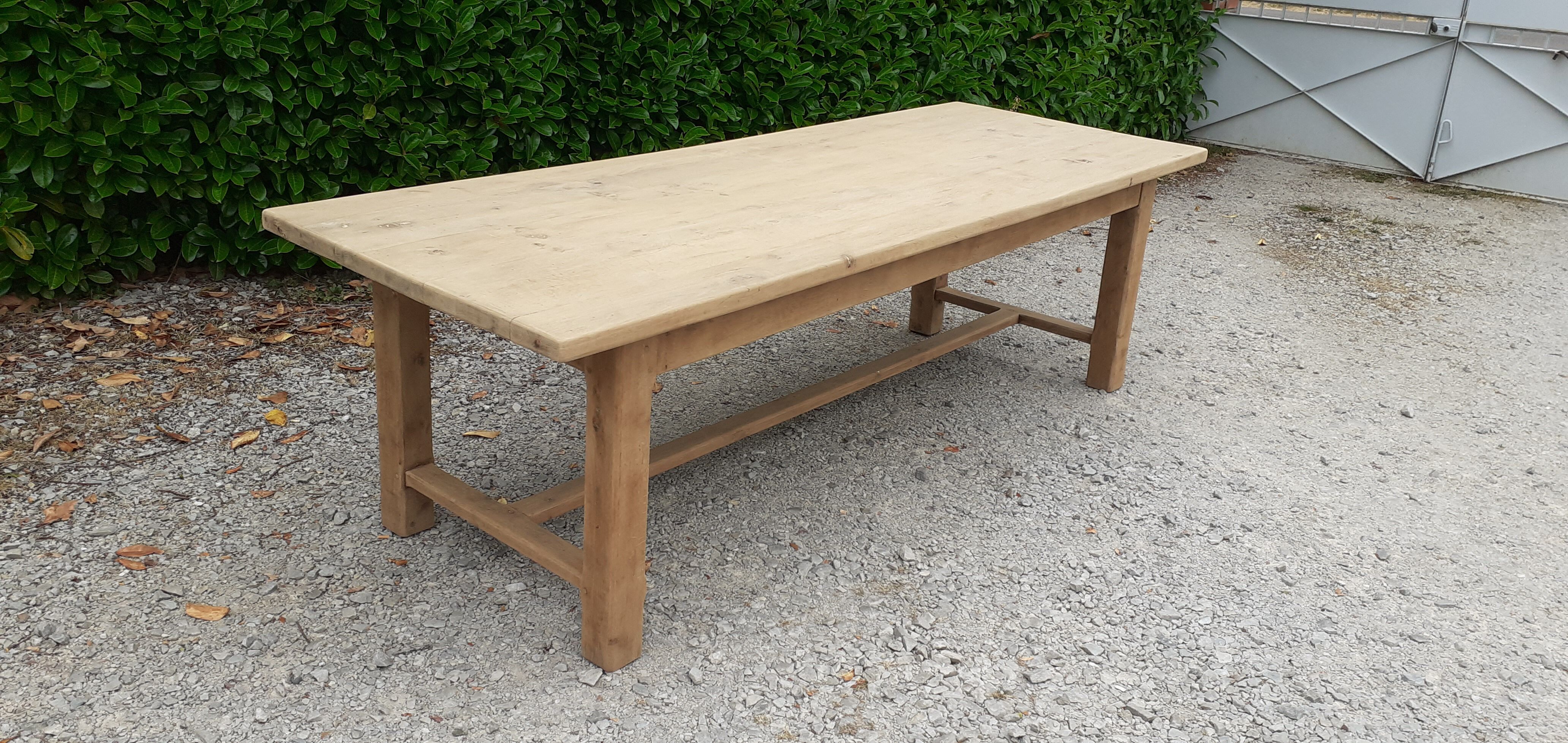 Farm table in solid oak raw wood