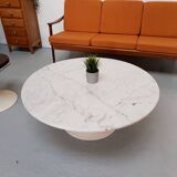 Tulip coffee table by Eero Saarinen for Knoll International