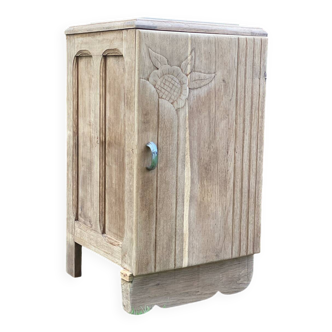 Buffet, jam cupboard