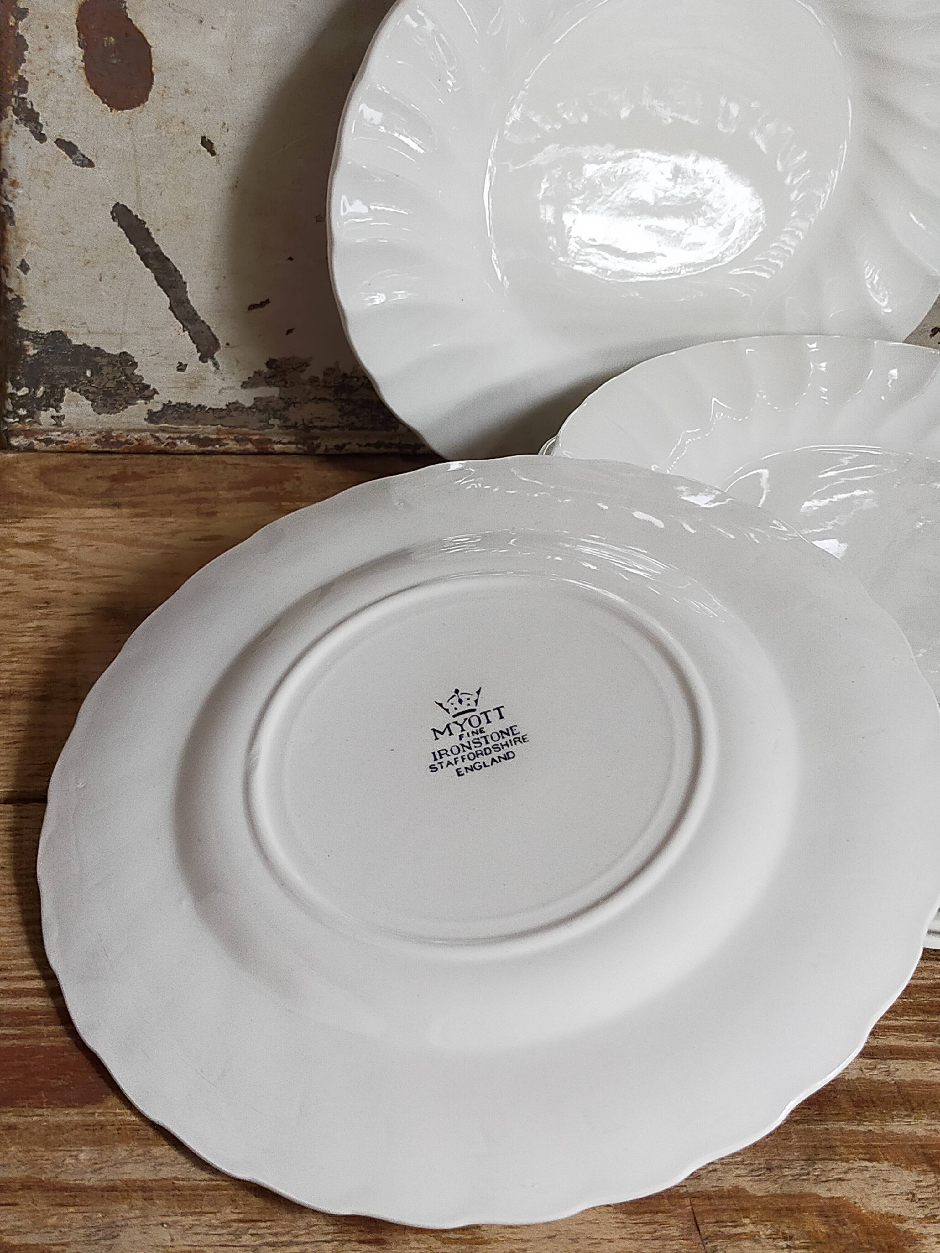 Nine fine English porcelain sweet plates