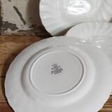 Neuf assiettes à mignardises en porcelaine fine Anglaises