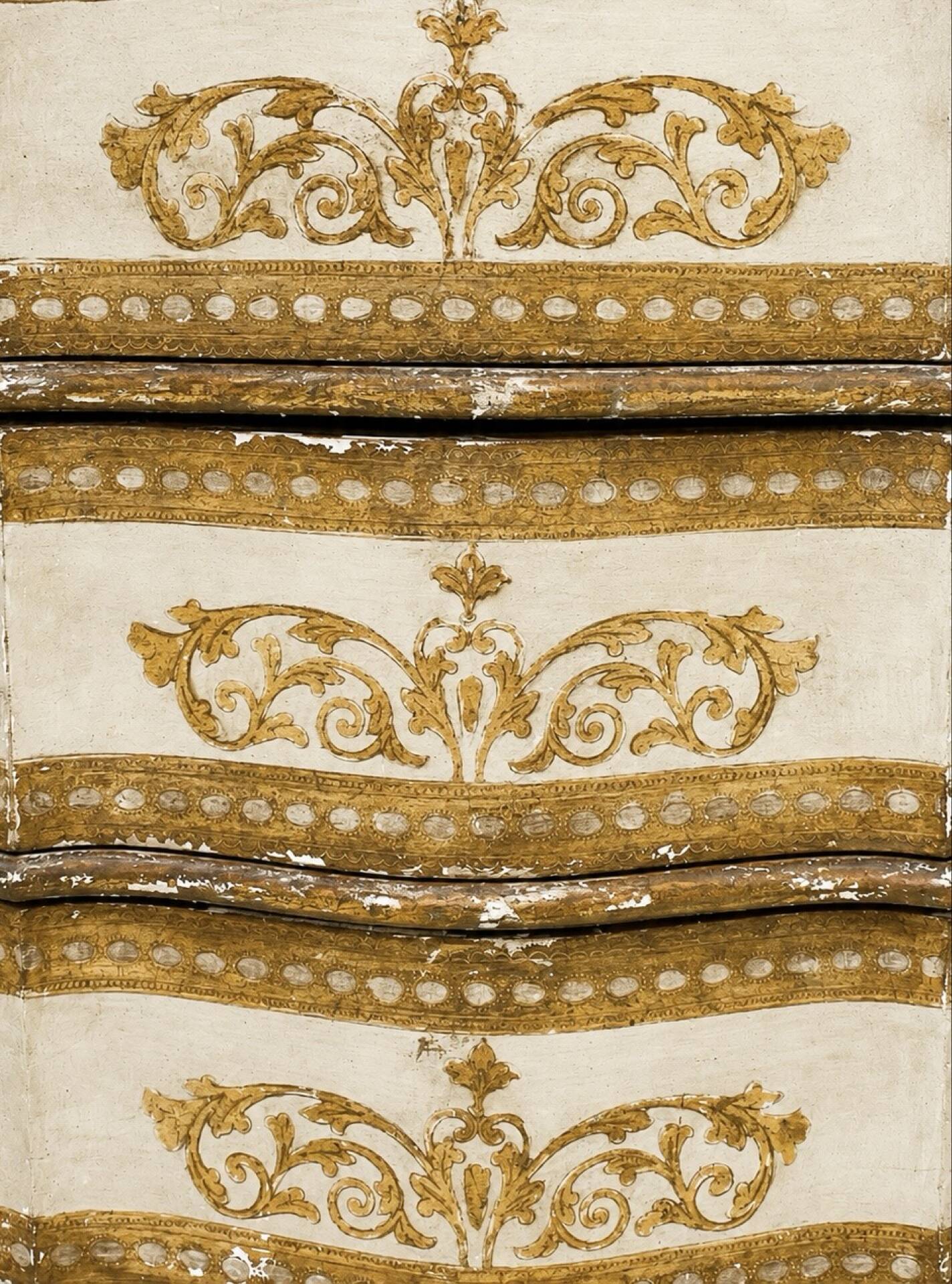 Commode Arbalète 3 tiroirs bois doré style Renaissance Italienne