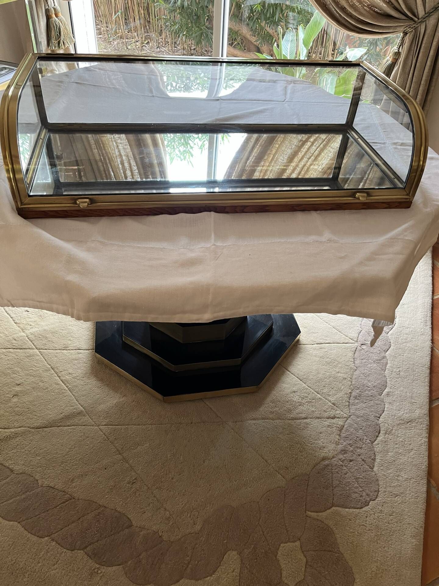 Vitrine bombé de confiseur