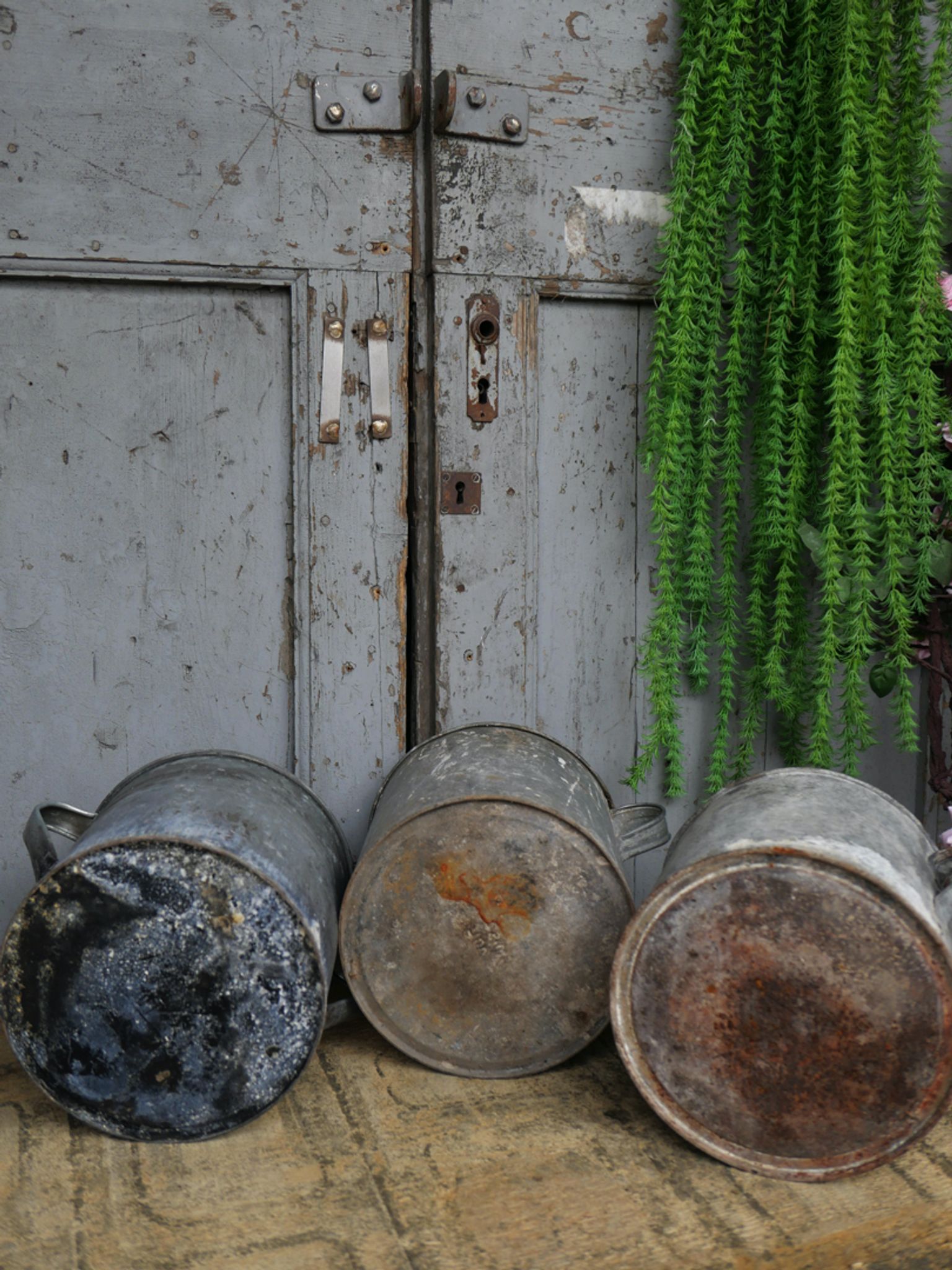 Cache pot en zinc