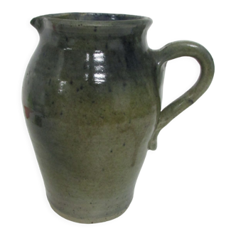 Sandstone pitcher