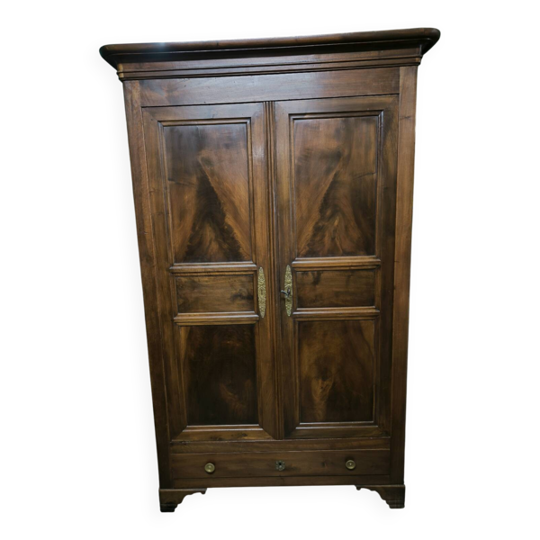 Armoire 12 panneaux en noyer massif époque Louis Philippe
