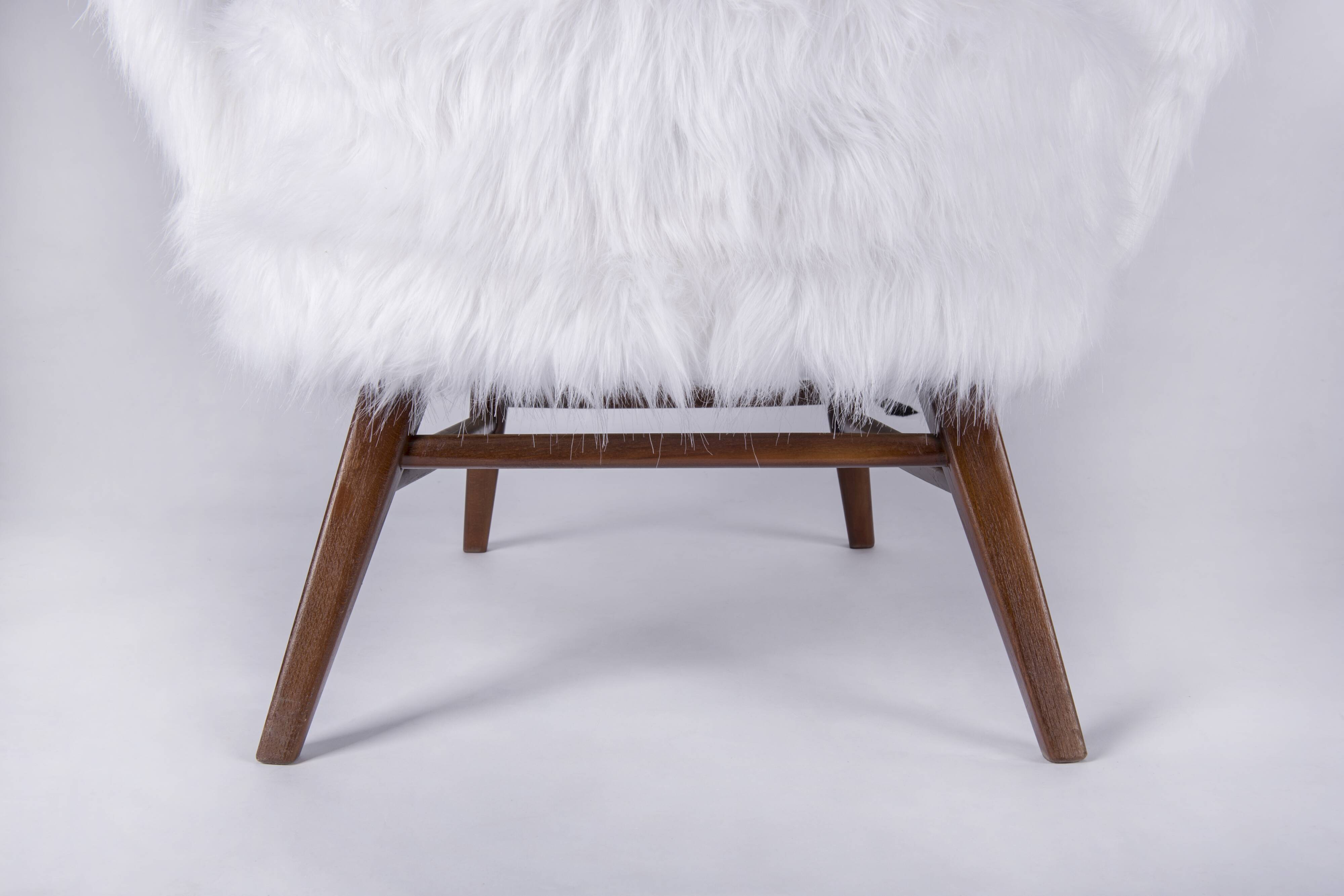 Paire de fauteuils des années 1950
