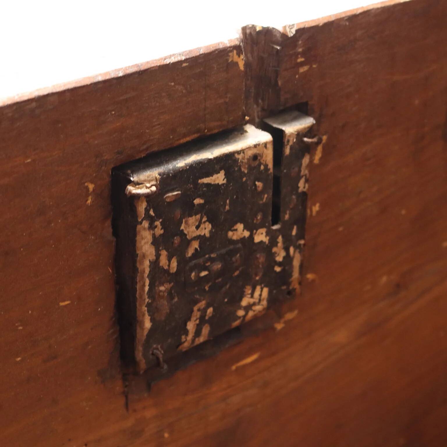 18th-century walnut chest with mouldings