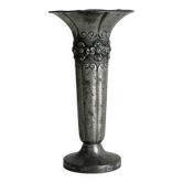 Vase en métal patiné