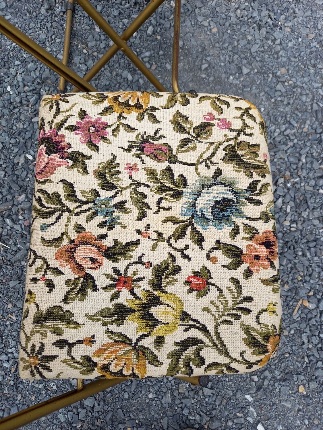 2 folding chairs lausanne vintage tapestry