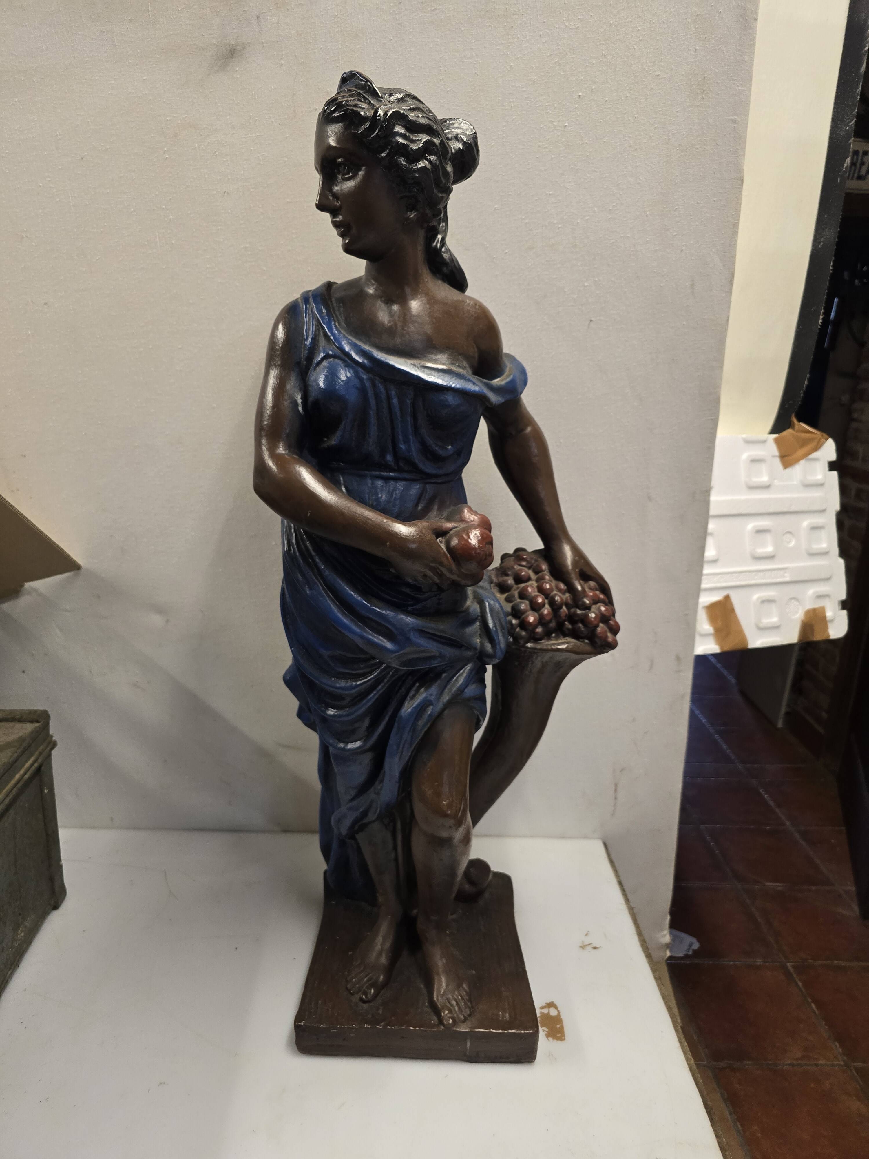 Sculpture femme en plâtre 90cm de H
