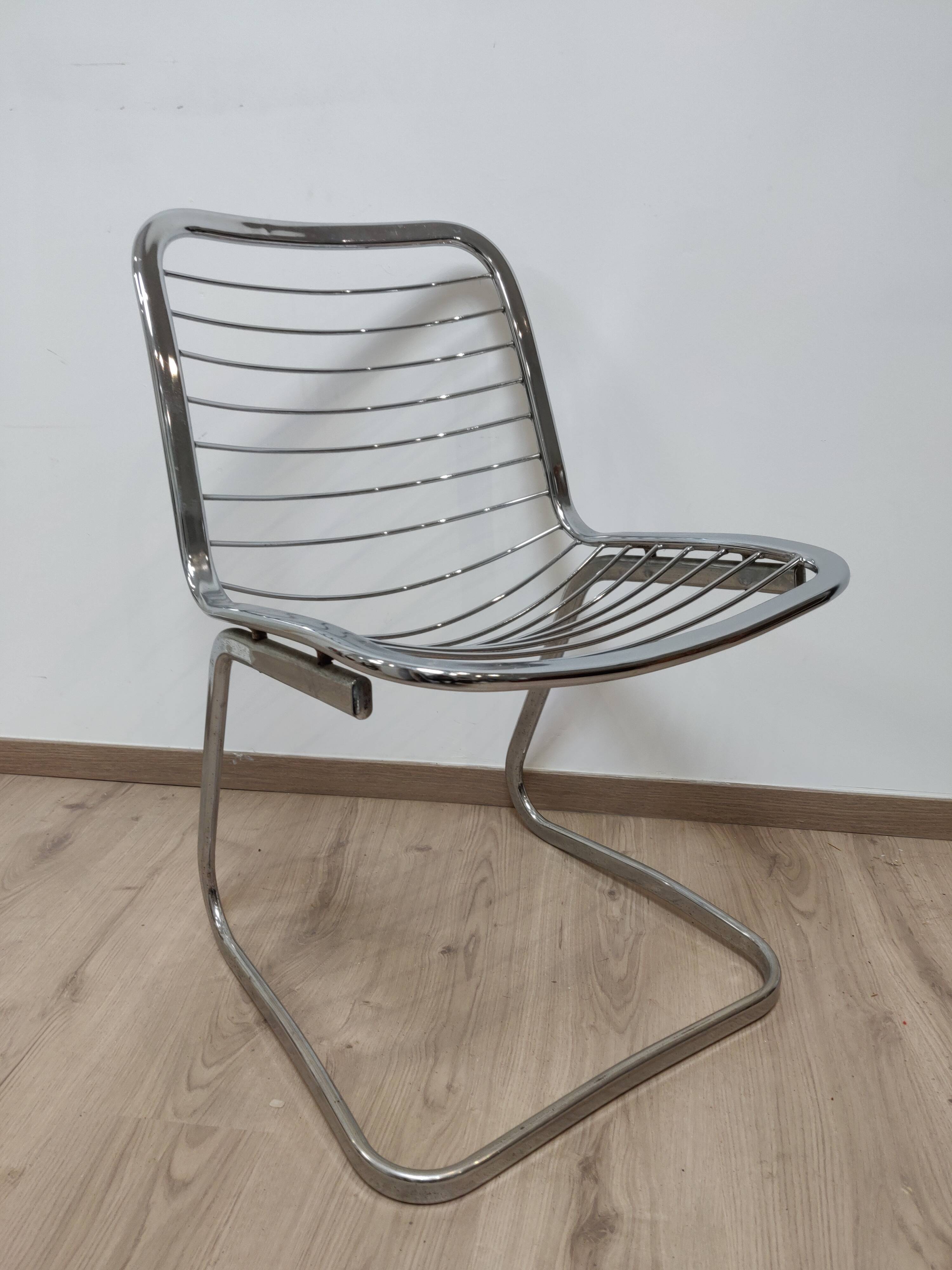 Chaise en métal chromé années 70 design italien