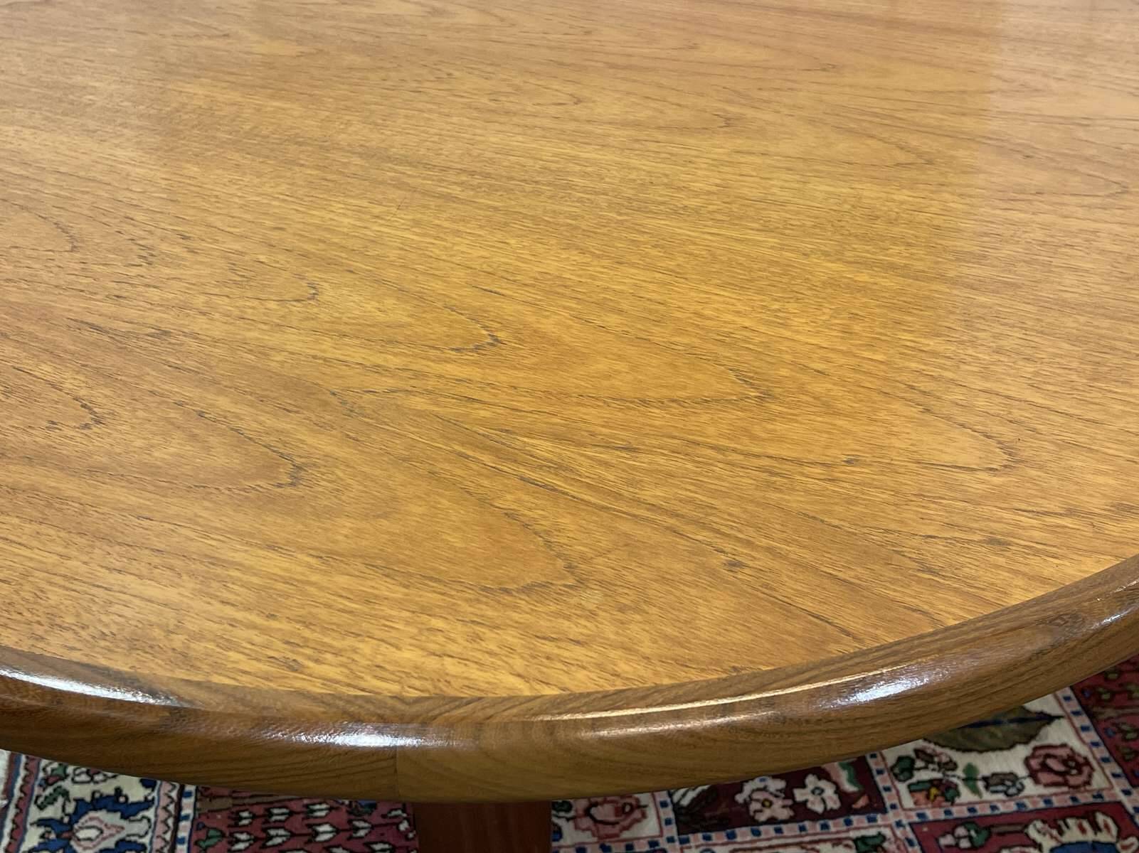 Table GPlan en teck des années 70 avec une allonge papillon