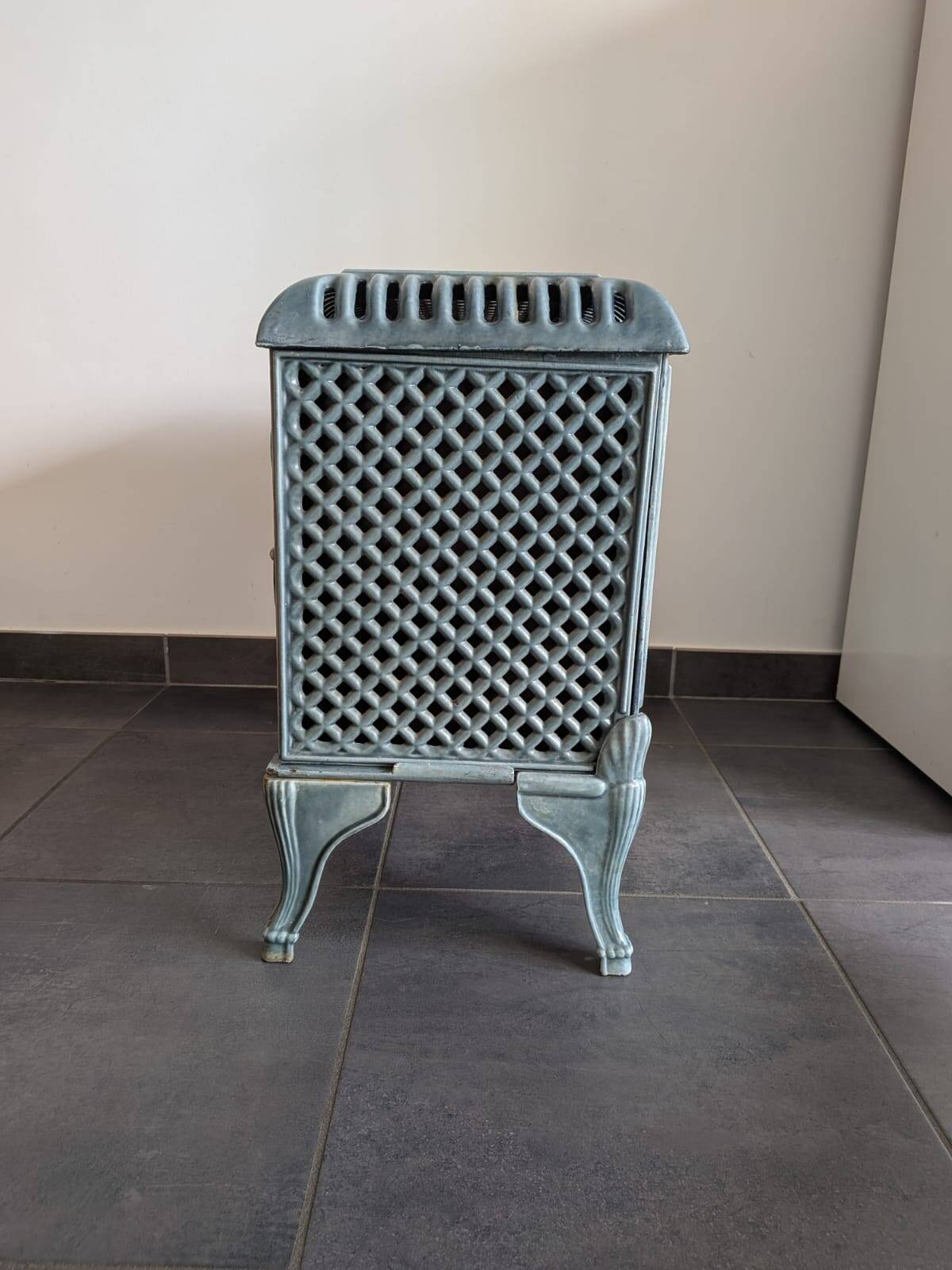 Antique enamelled cast iron stove "Faunus" – renovated