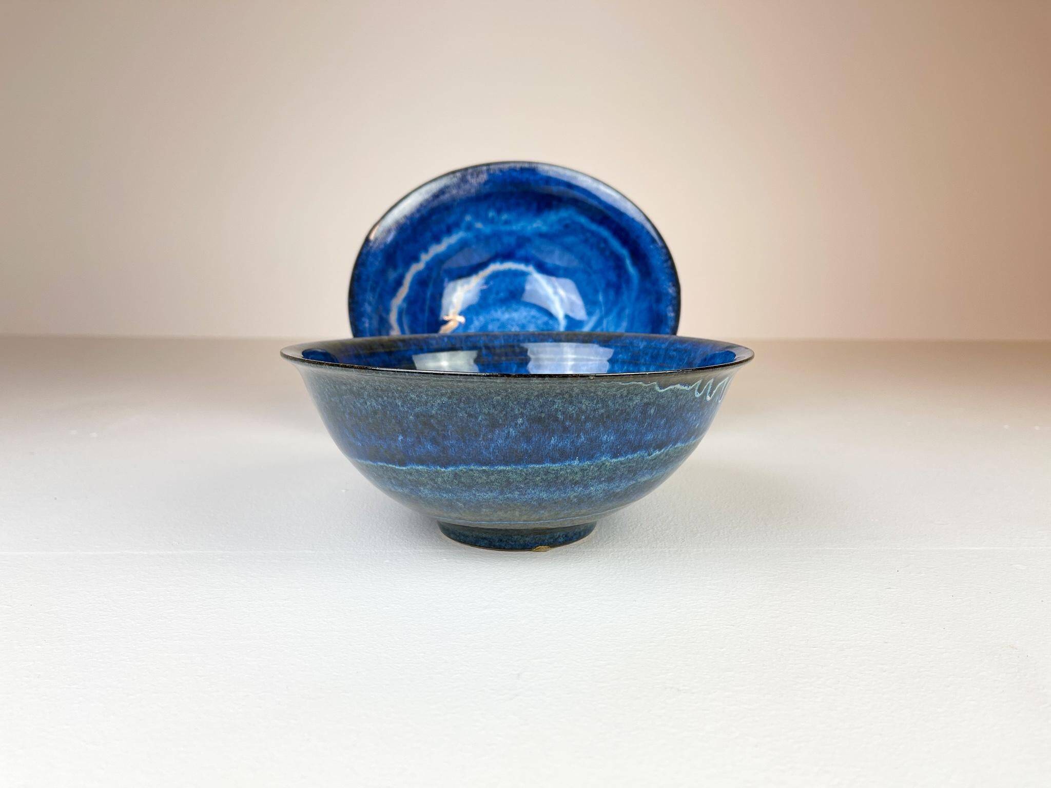 Modernist ceramic bowl by Carl-Harry Stålhane, Design Huset, Sweden.