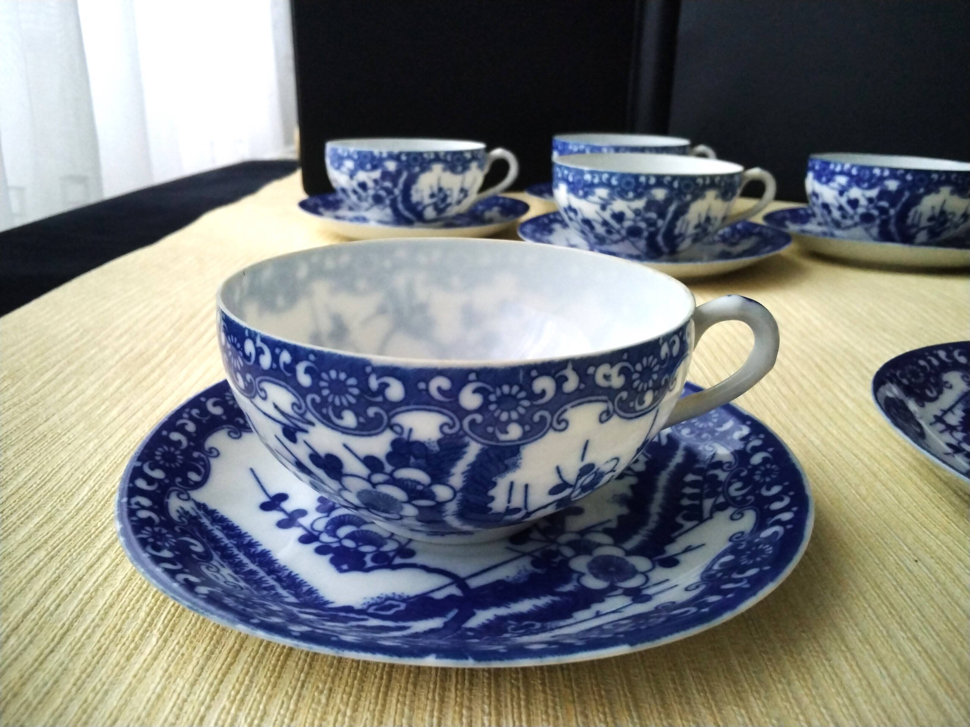 6 Japanese porcelain coffee or tea cups
