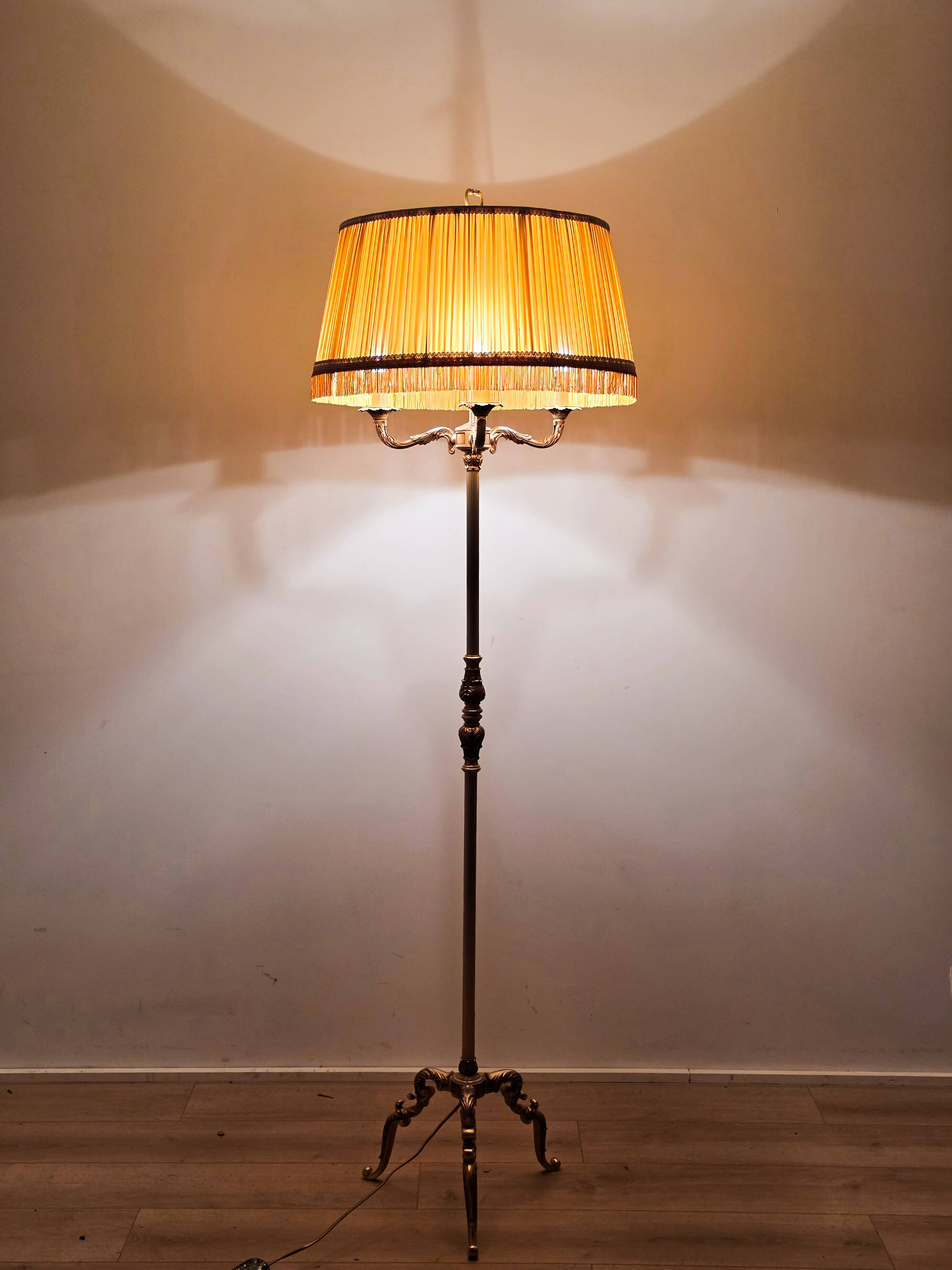 Golden floor lamp with pleated shade – Mid 20th century