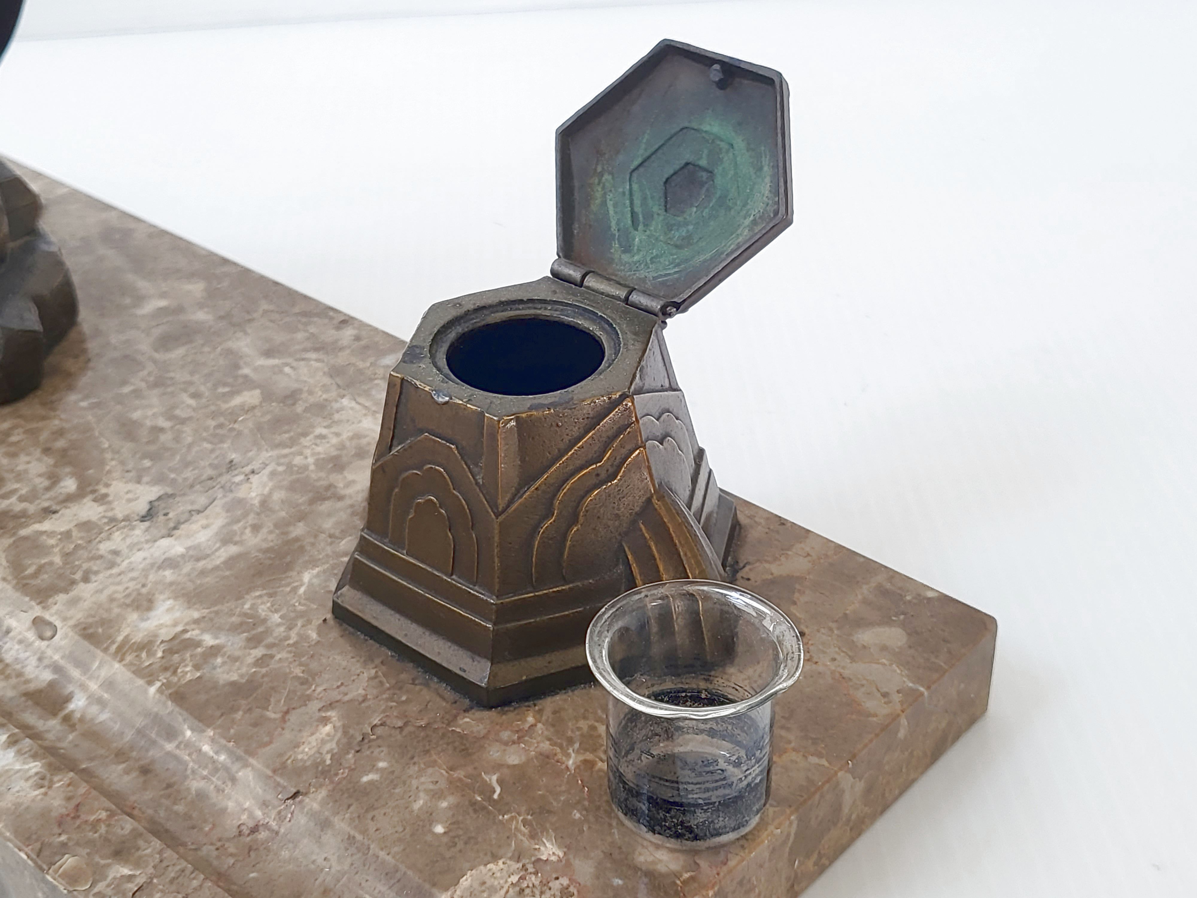 Art Deco marble inkwell & regulates