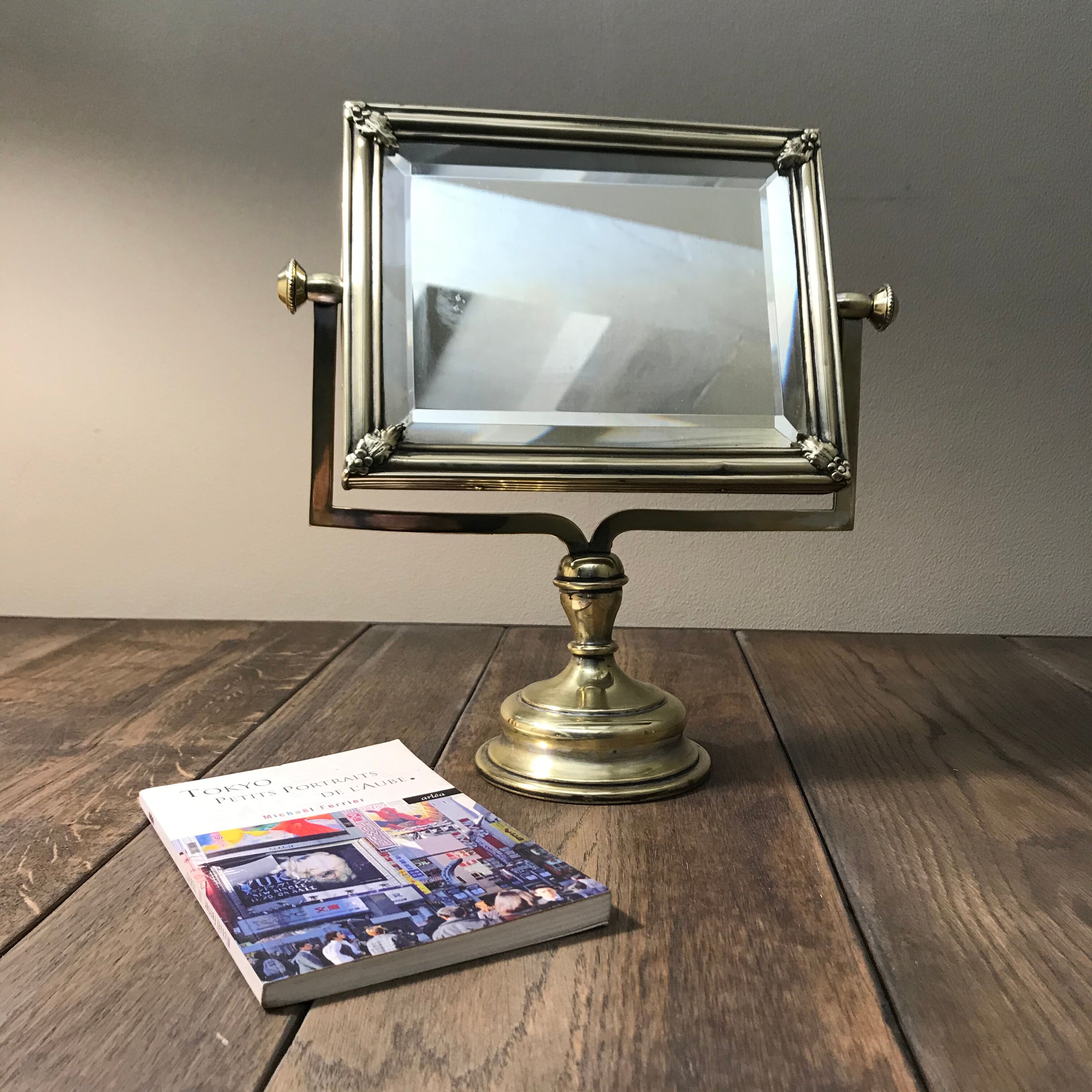 Table mirror