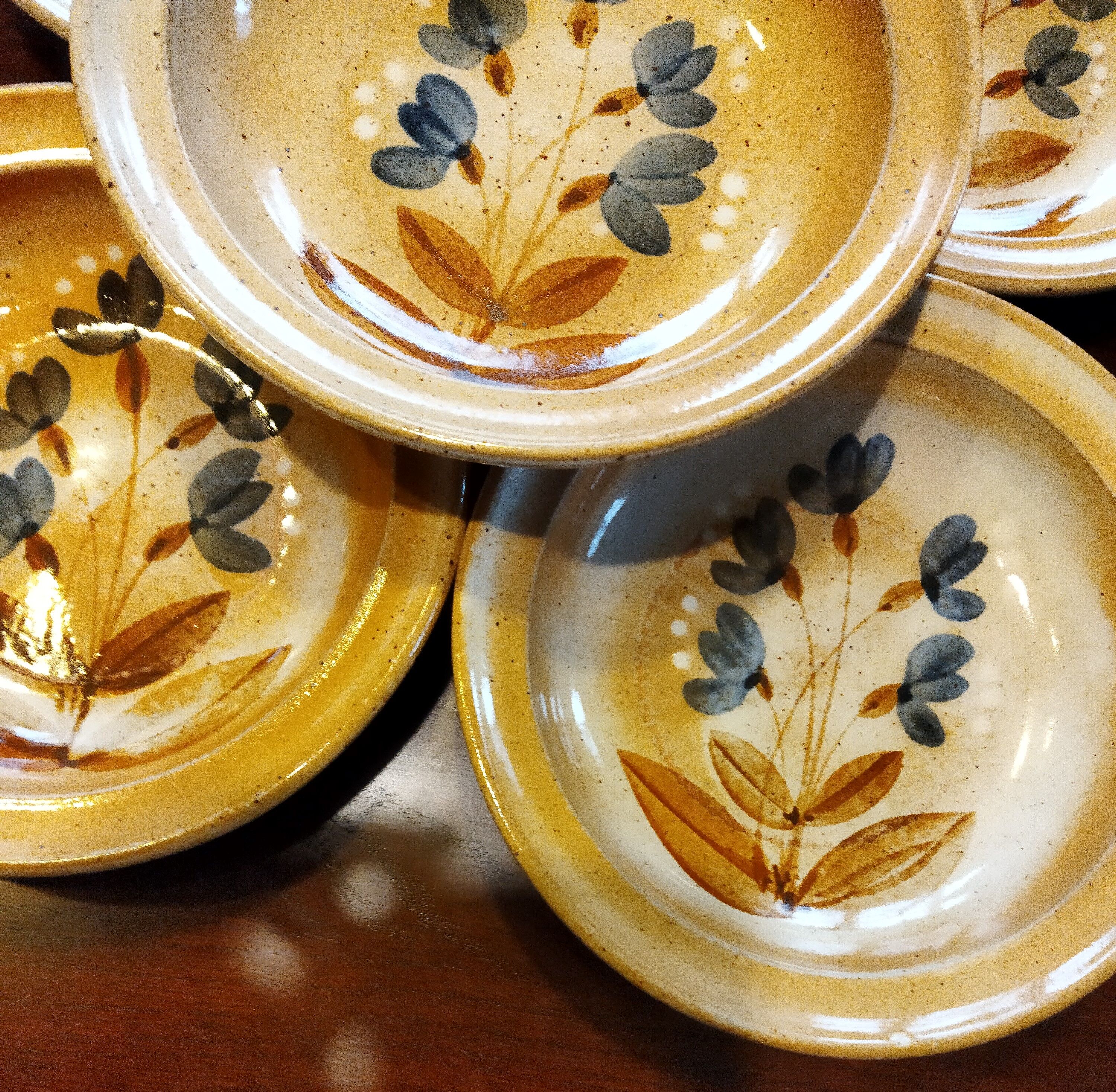 5 hollow plates Grès du Marais