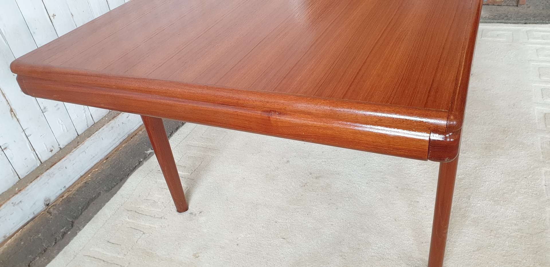 Table vintage en teck datant des années 60