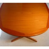 Scandinavian extendable oval table in G Plan teak