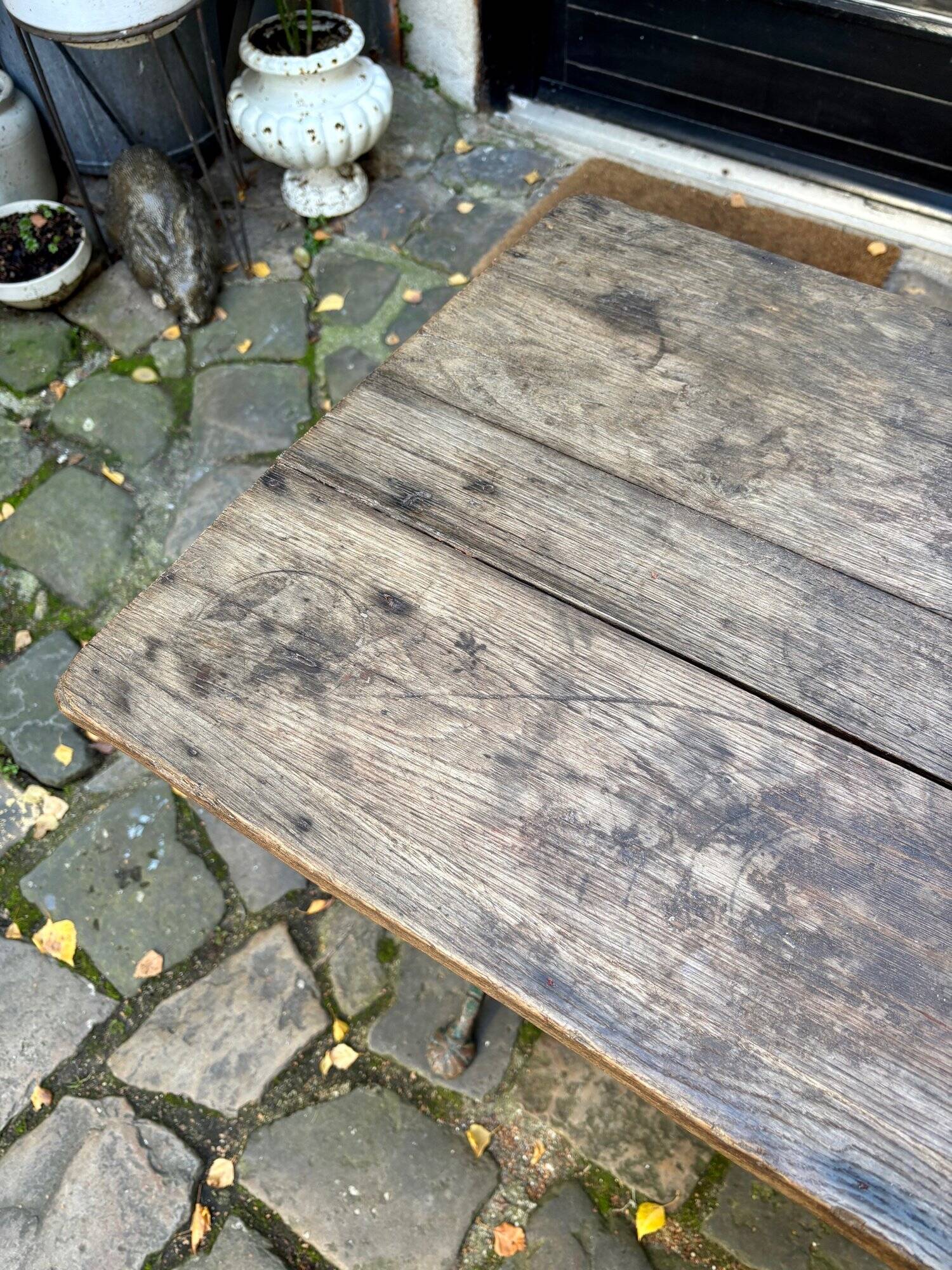 Table bistrot en fonte de fer et bois