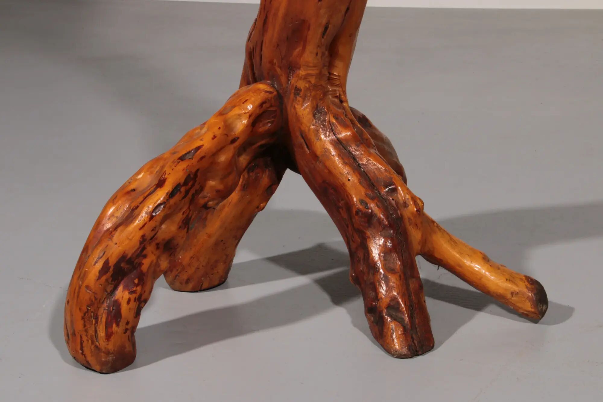 Sculptural oak coat rack – a functional work of nature Italy 60