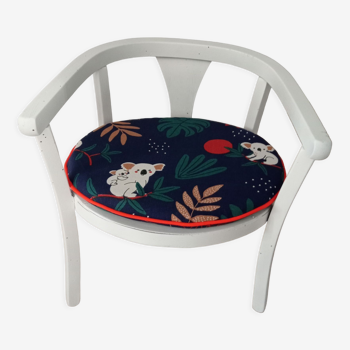Children's chair restyled and its seat