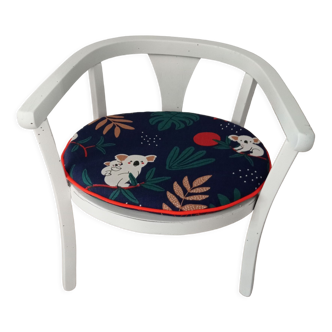 Children's chair restyled and its seat