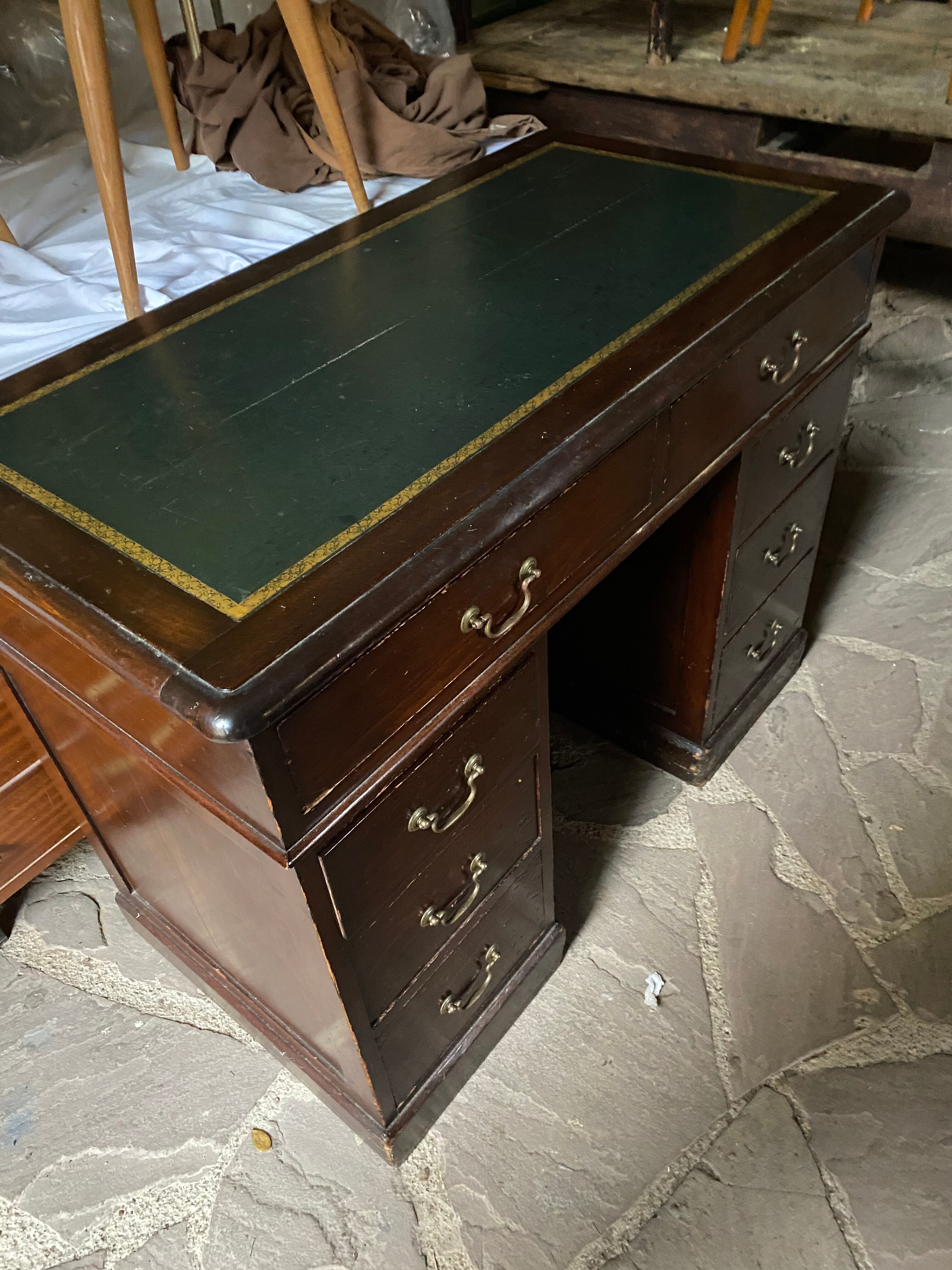 Old English desktop/console early XX