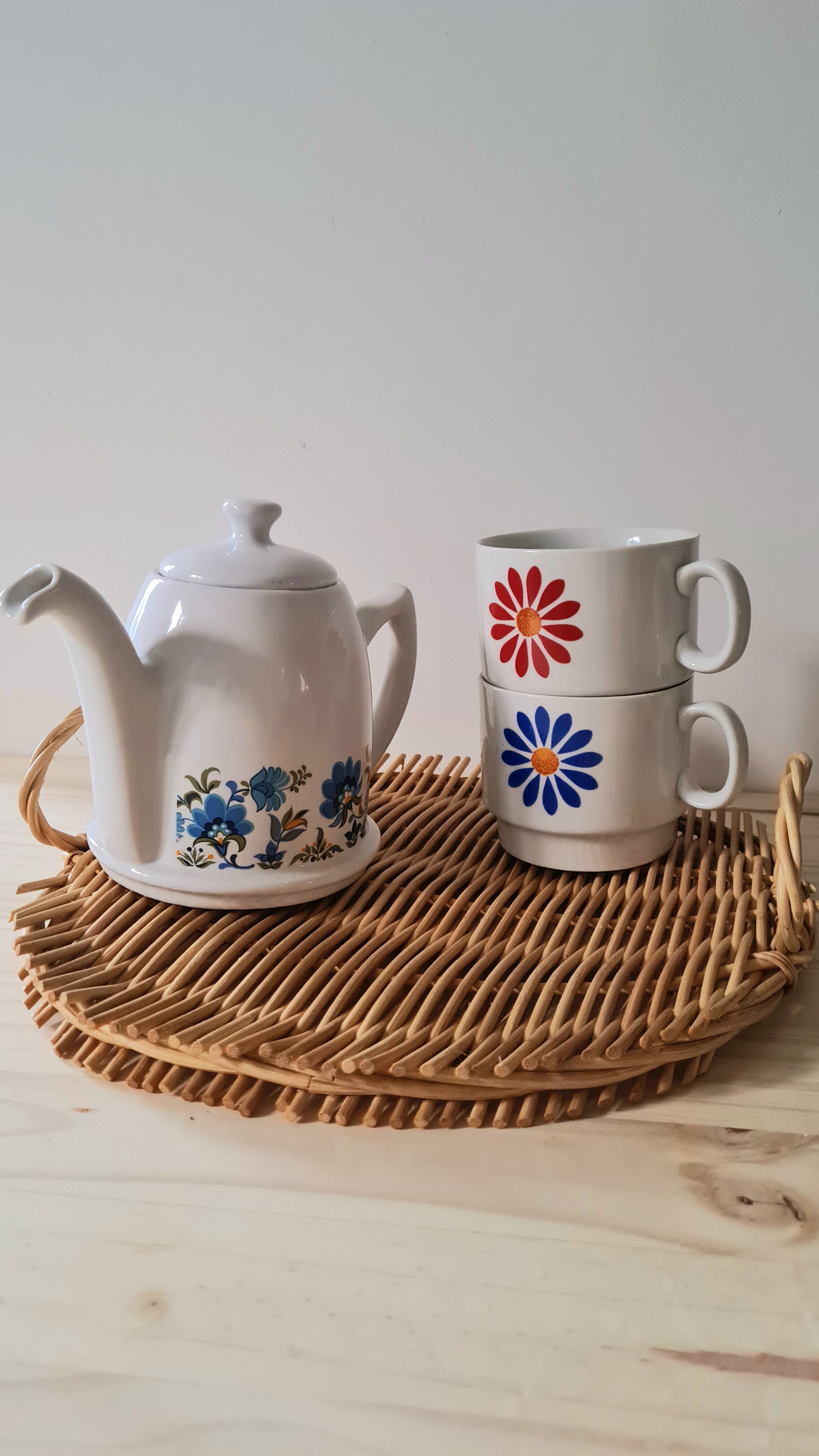 Duo of Italian porcelain mugs