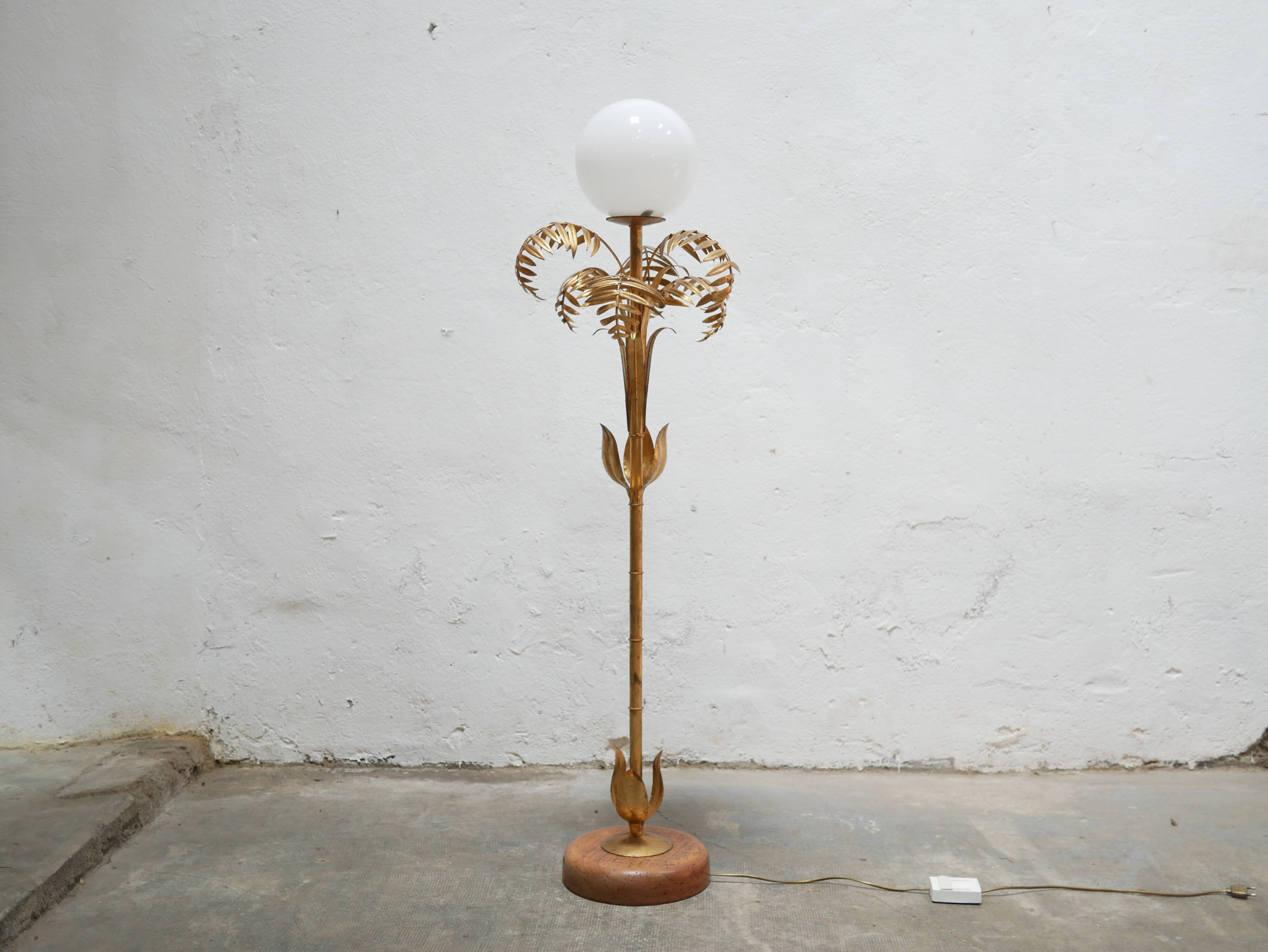 Vintage palm lamp in gilded metal