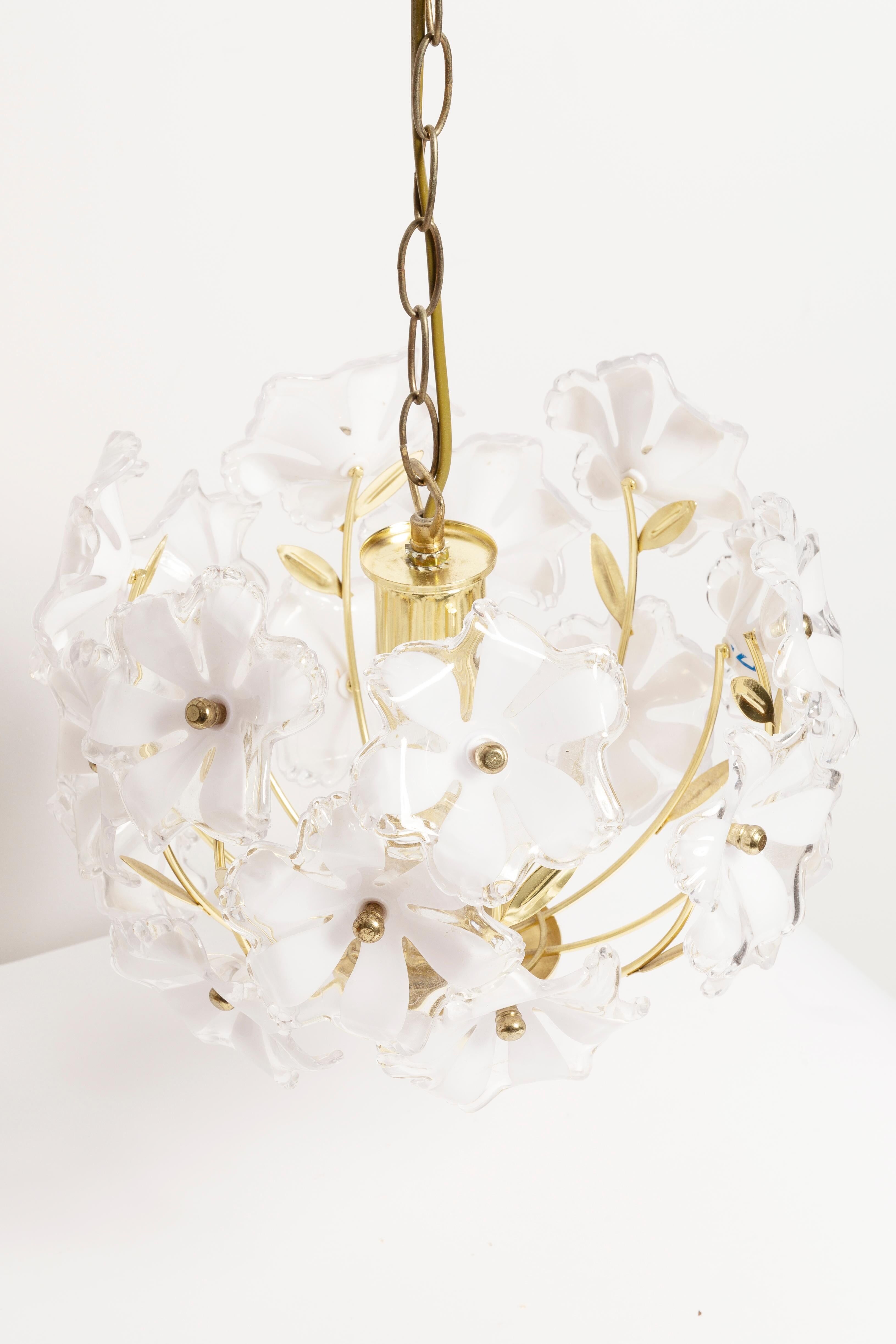 Medium Hollywood Regency style ceiling light, white flowers, Italy, 1960s.