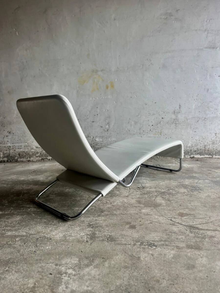 White leather Tuoli lounge chair by Antti Nurmesniemi for Cassina (1970) — chrome frame