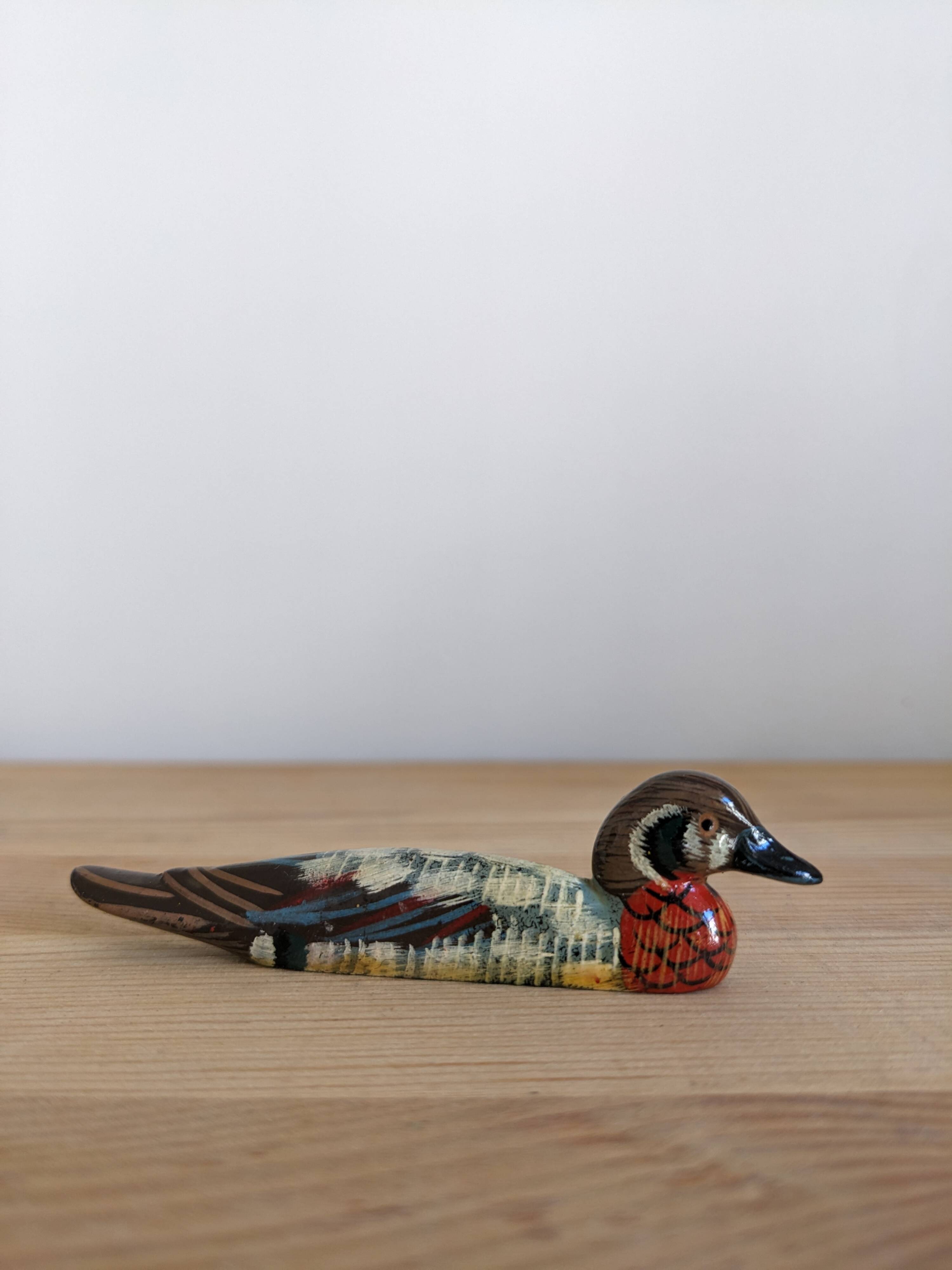 Lacquered wooden duck knife holders