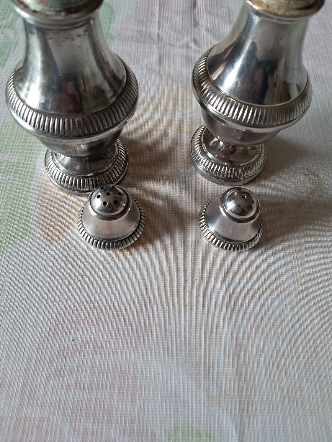 Salt and pepper silver-plated metal