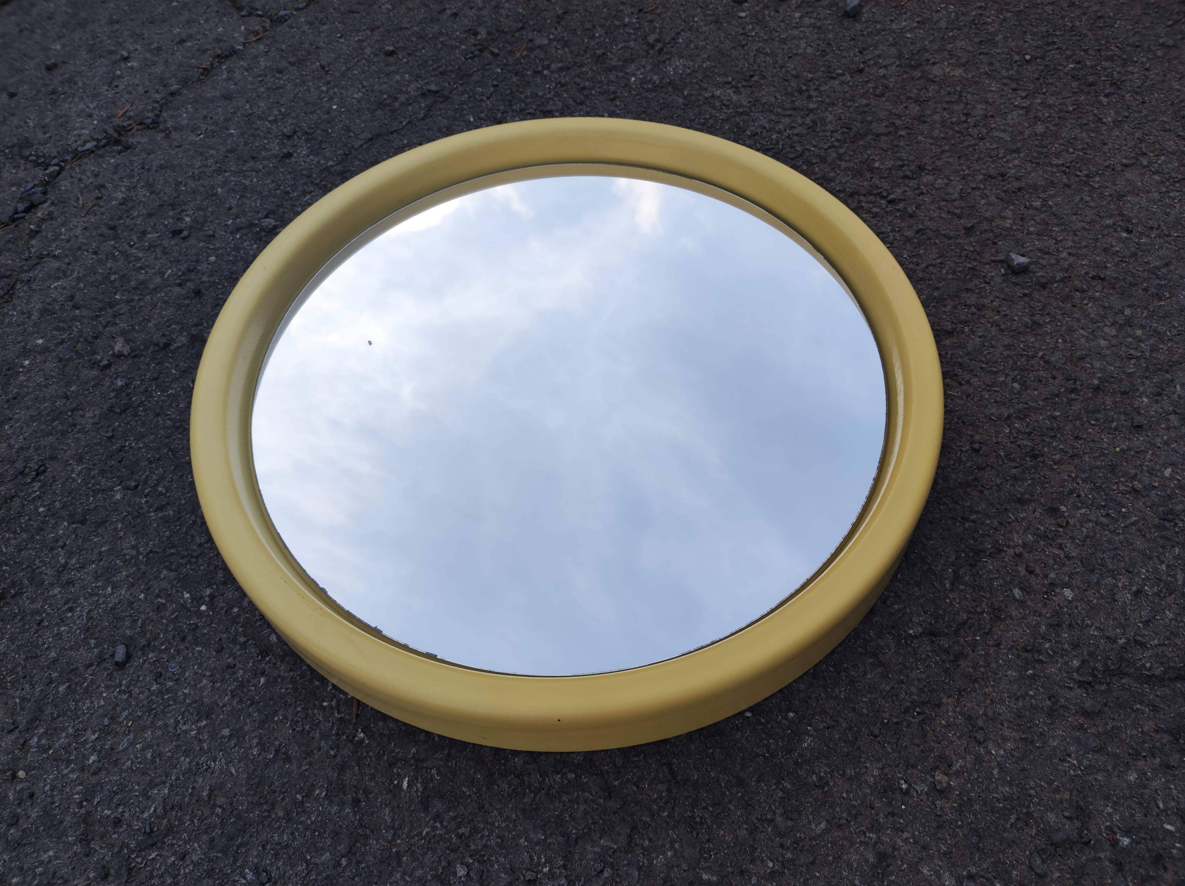 Round mirror beige pop vintage 70